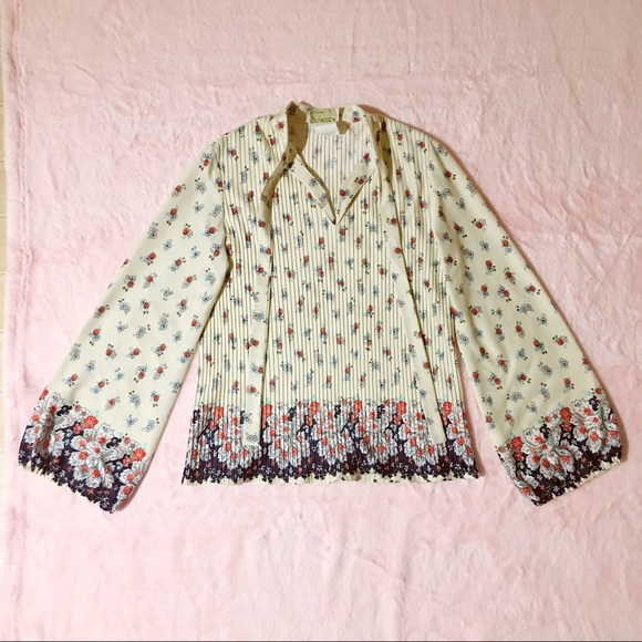 Vintage 1960s Floral Pleated Bow Blouse - Picture 3 of 8